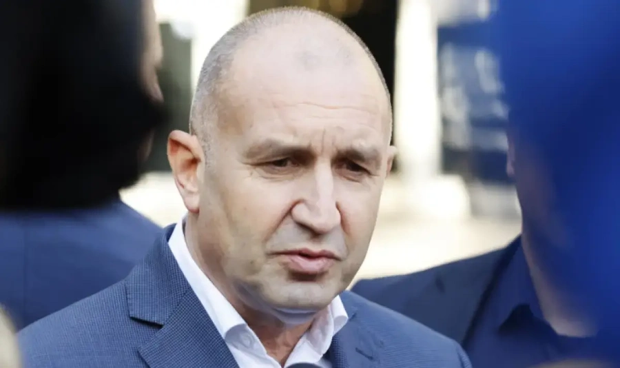 Радев обяви кога ще връчи първия мандат за съставяне на правителство