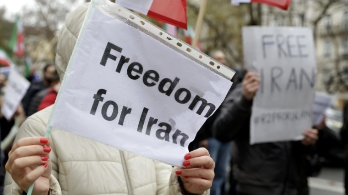Експерт на ООН: В Иран задържат и лекуващи се в болници демонстранти