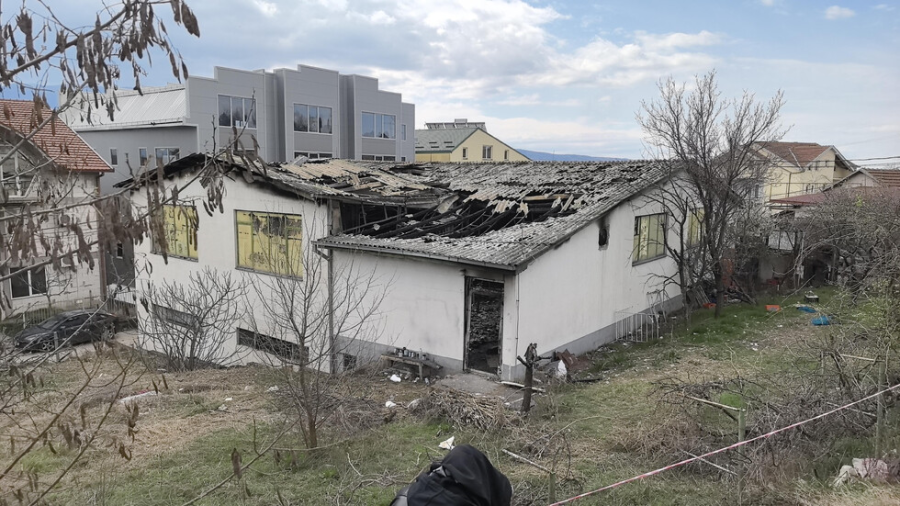 Обвиняват 13 полицейски служители заради пожара в дискотека Пулс