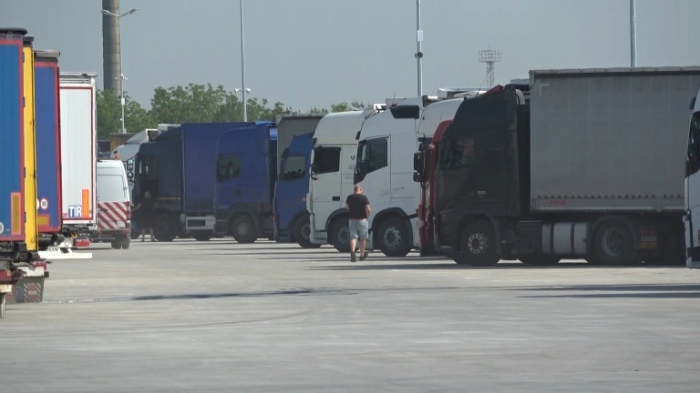 ПП-ДБ обвини Пеевски и Борисов заради паркинг за ТИР-ове в Русе