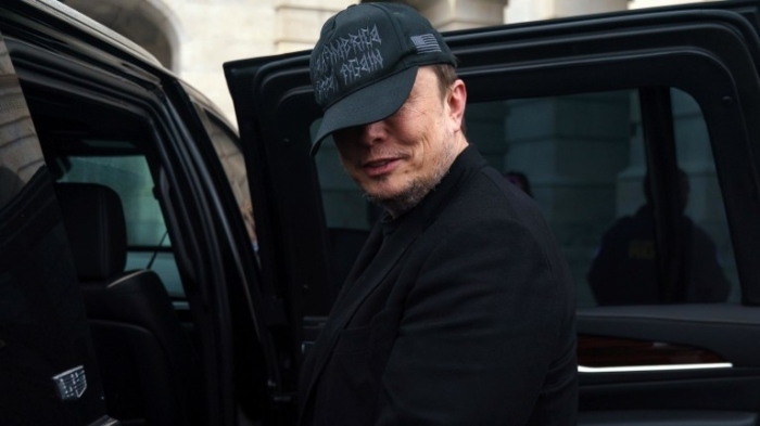 Гениалният ход на Мъск или защо Луната се превърна в най-практичния му залог