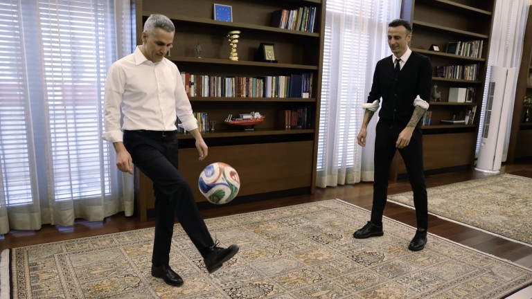 Димитър Бербатов влиза в екипа на Гюров като съветник по въпросите на младежта и спорта