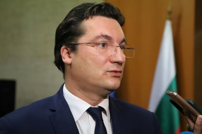 Заплашвани магистрати и политици да излязат да говорят публично, призовава Крум Зарков