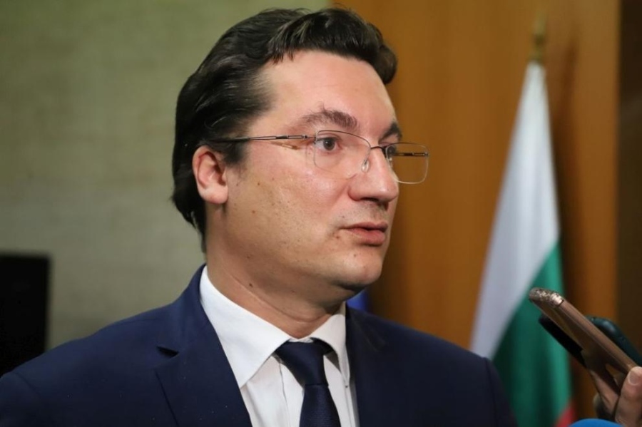 Заплашвани магистрати и политици да излязат да говорят публично, призовава Крум Зарков